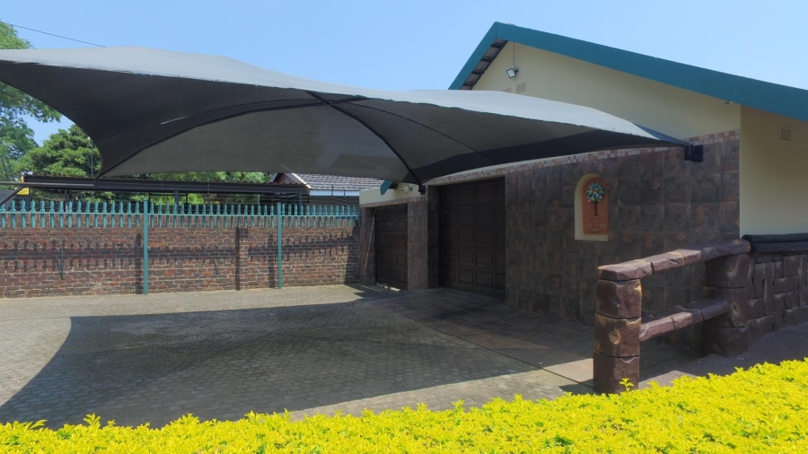 4 Bedroom Property for Sale in Safari Gardens North West